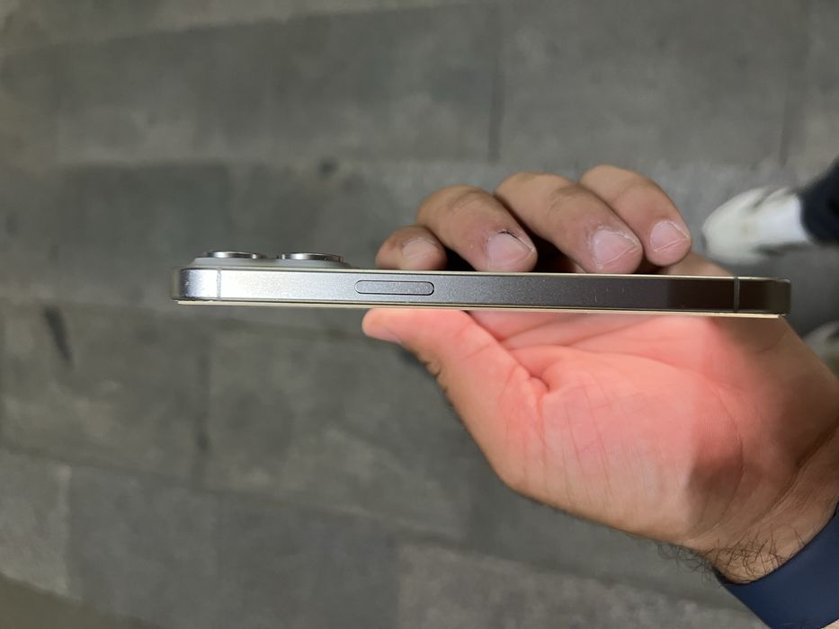Iphone 15 pro 128GB natural