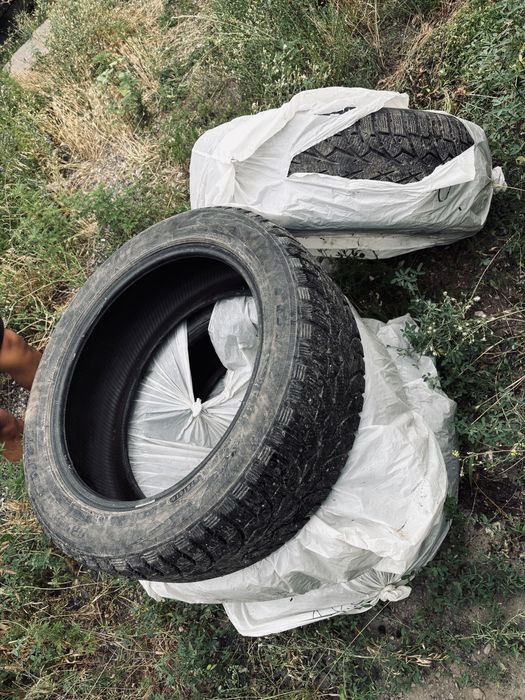 Зимние шины 235/55R20