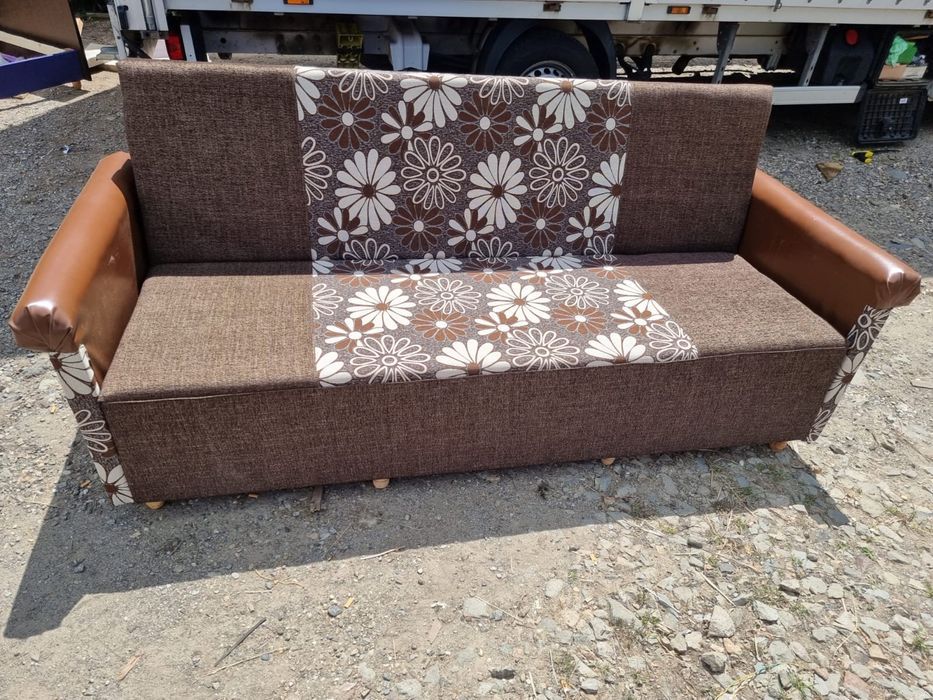 Vand canapele noi la pret de producator