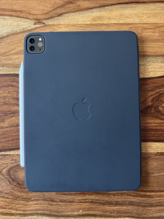 iPad Pro 11" (3-то поколение) M1 | 128GB | Cellular + Apple Pencil 2 & Smart Folio