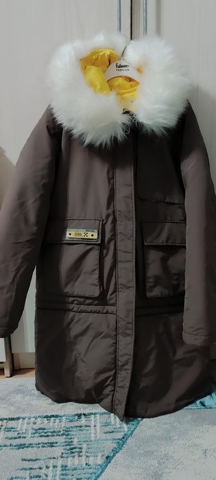 Продам куртку женскую 4000