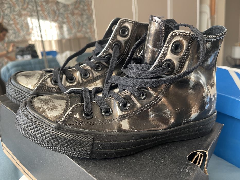 Кецове Converse с протъркан ефект