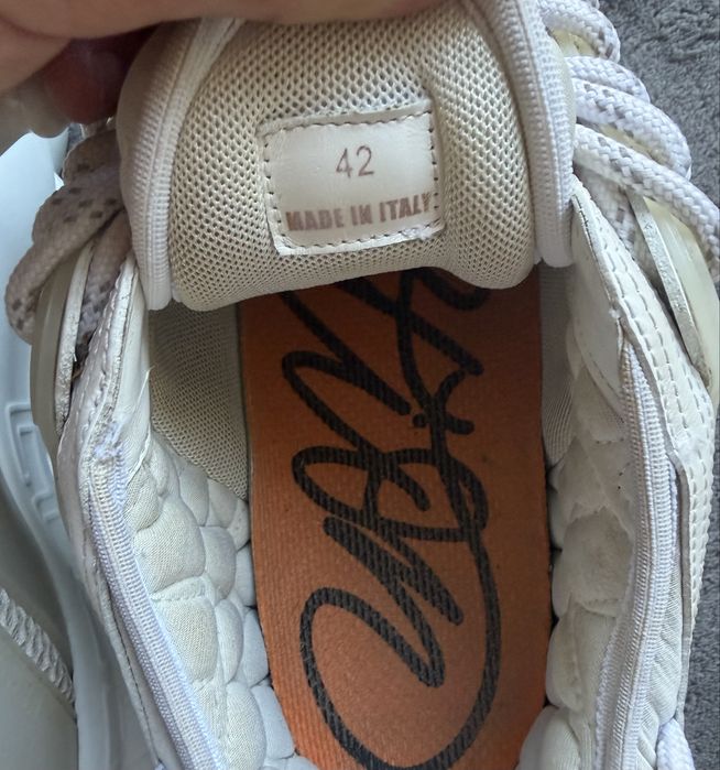Versace chain reaction