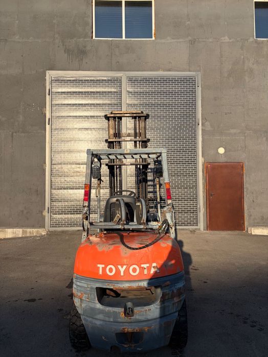 Вилочный Погрузчик Toyota 6FG30