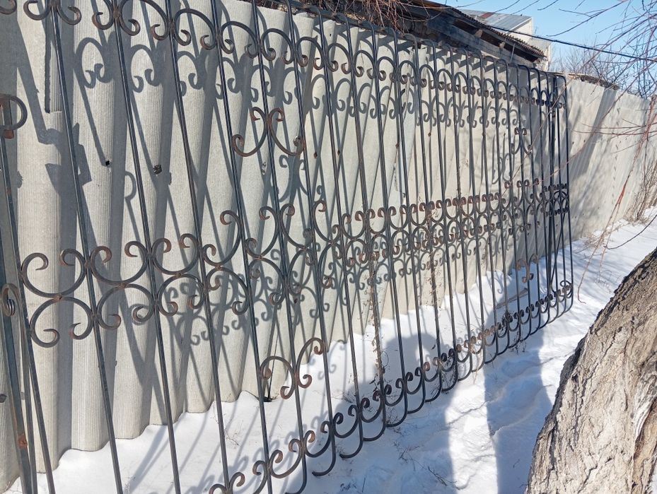 Продам балконную кованую решетку