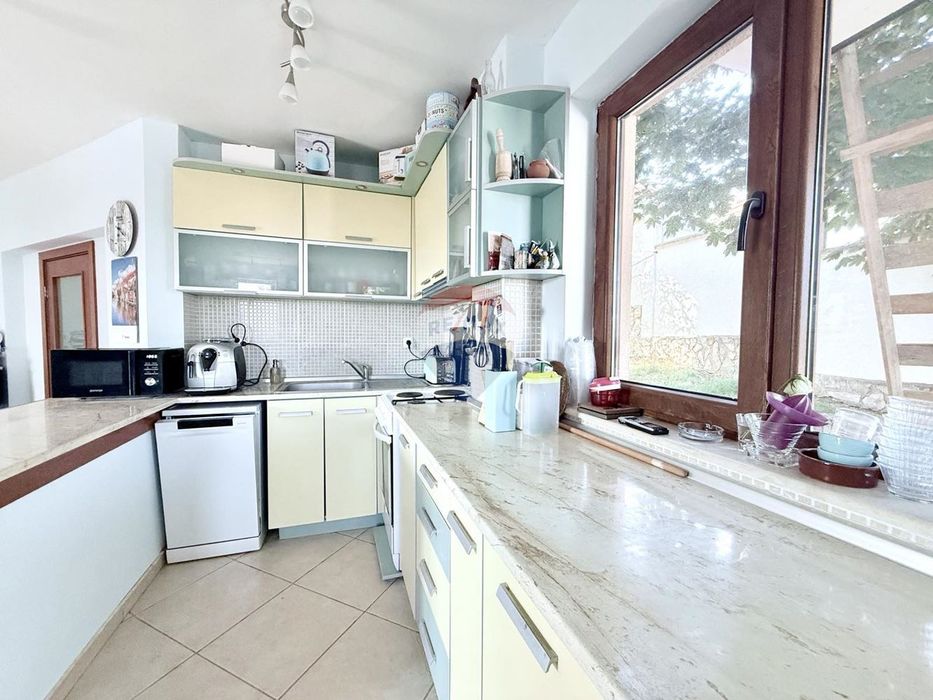 Продава се Къща в Балчик - 240 кв.м за 1375 €/кв.м - Снимка #11