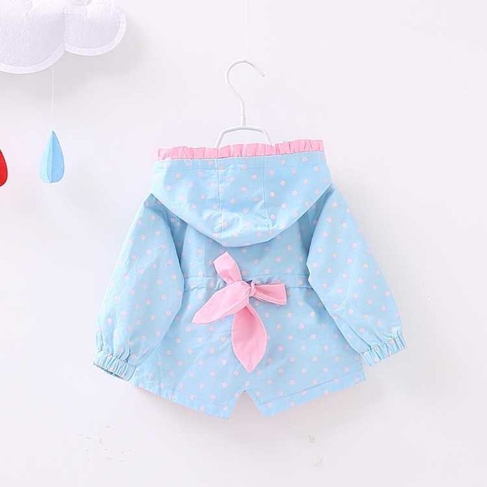 Курточка на девочку