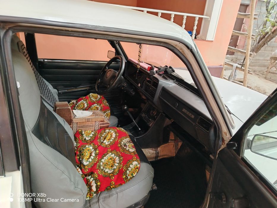 Lada vaz 2107 sotiladi