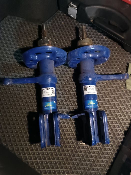 Продам стойки на гранту