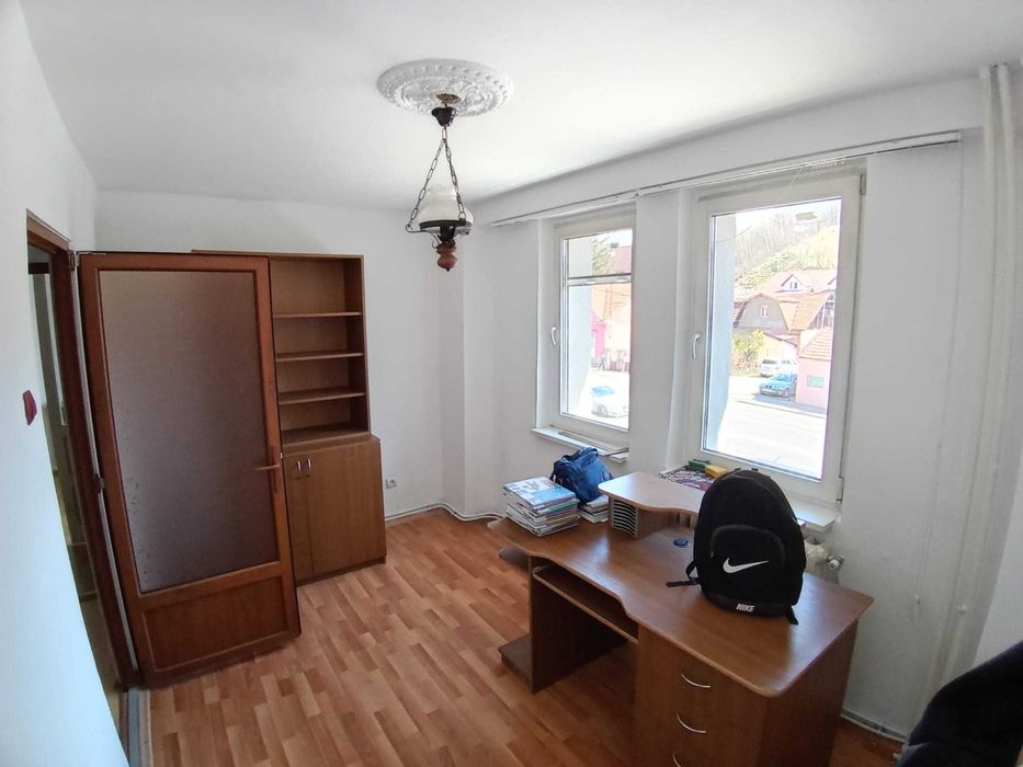 Apartament 4 camere 95MP - etaj 1/8 + garaj