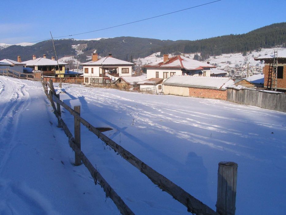 Продава парцел 543 м2 в Копривщица