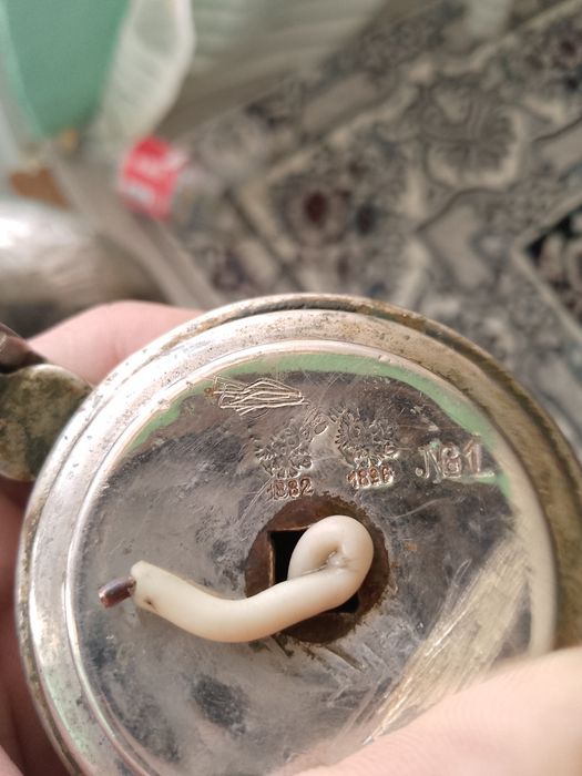 Qoʻl yuvadigan obdasa eski buyim qoziqanla boʻsa 140 yil boʻlgan atikv