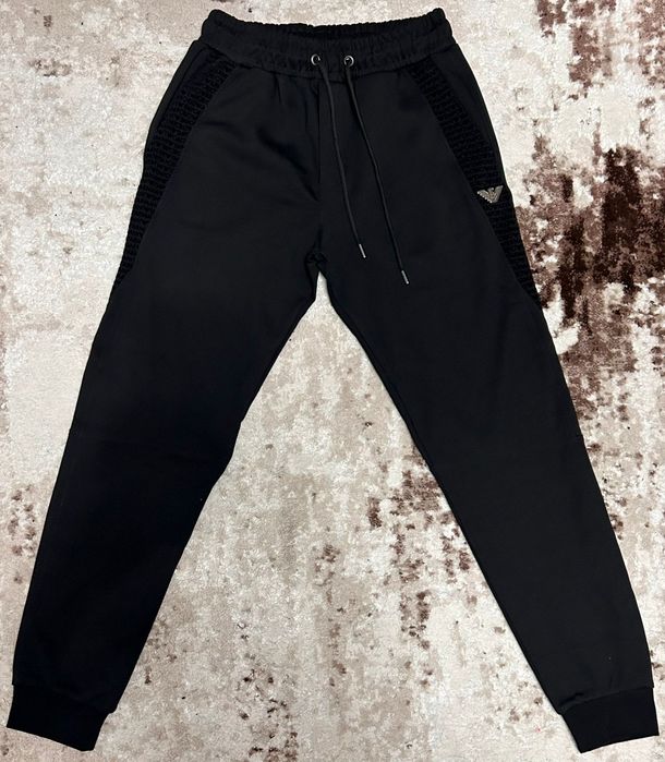 Vând compleu nou de bărbați Emporio Armani