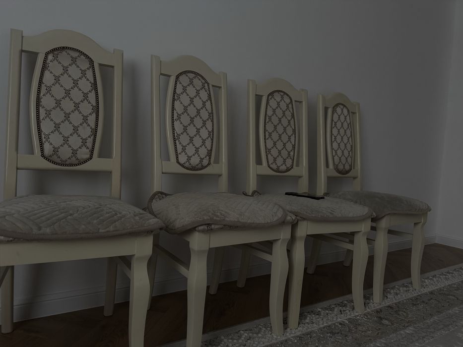Продам 12 стульев