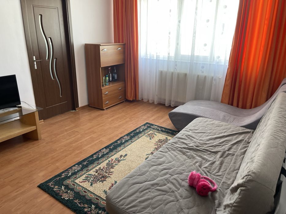 Apartament in Targoviste , zona Vatra  , etaj 3 ,cu doua camere