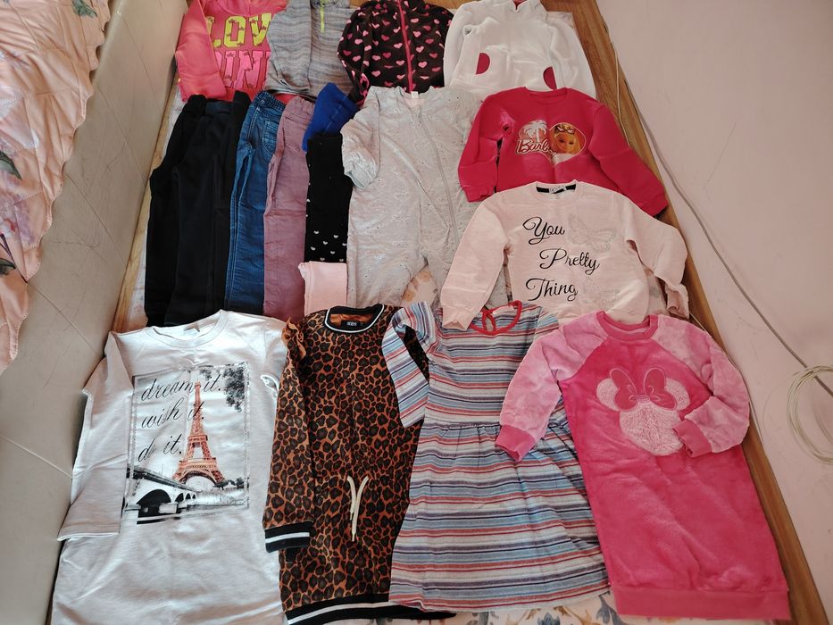 Голям лот дрешки за момиче