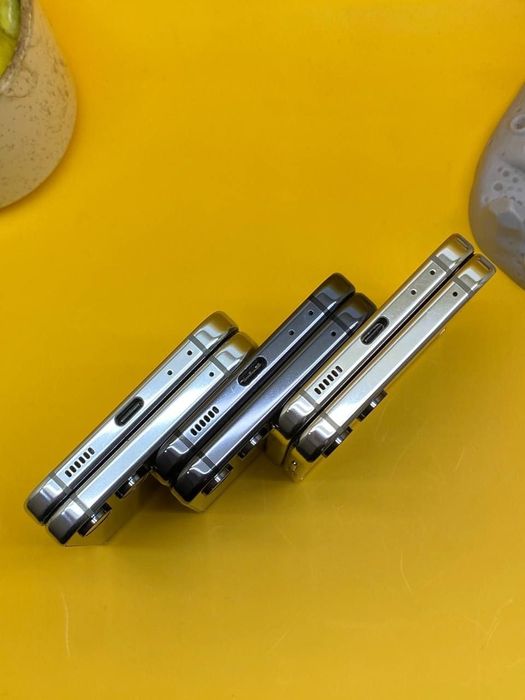 Samsung galaxy z flip 5 5G 8/256gb korea 2ta sim