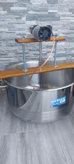 Amestecator automat cu oala de inox pentru gemuri, zacusca,ketchup.