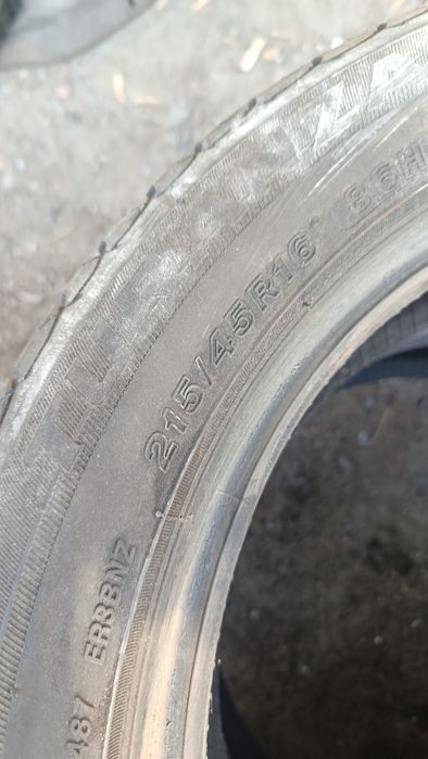Бриджстоун 215/45/16 пара лето