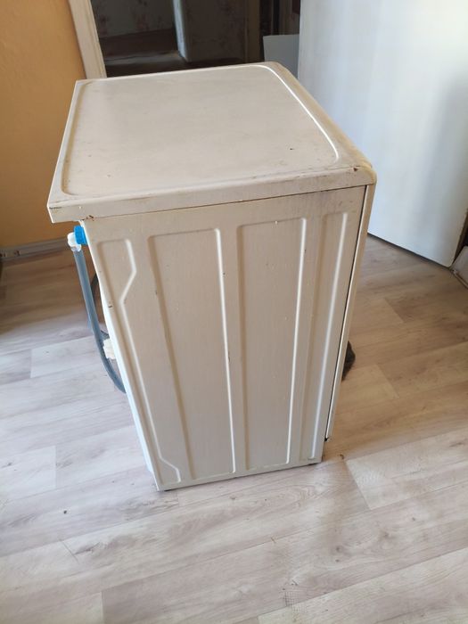 Продам Индезит стиральную