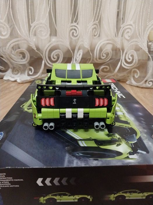 LEGO TECHNIC PULL BACK Ford Mustang Shelby GT500