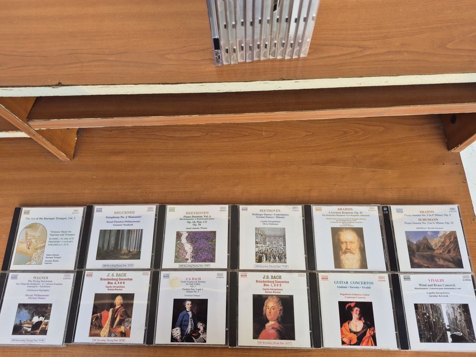 Vând Lot 120 CD muzica clasica mixta colectia NAXOS