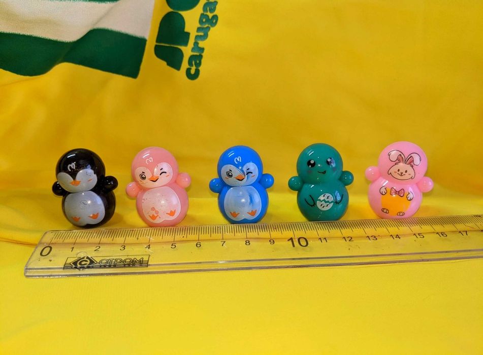 Игрушки для котят: маленькие неваляшки, 5 штук.