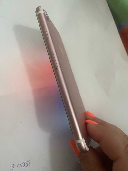 IPhone 7 в розово злато