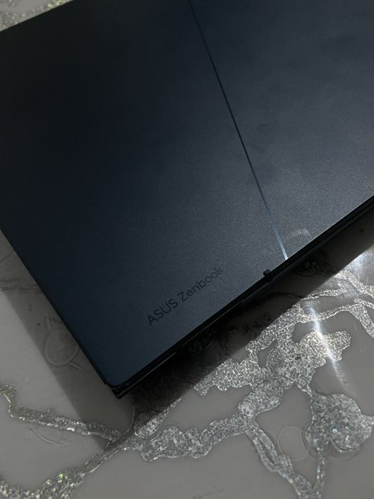 Asus Zenbook 14 OLED