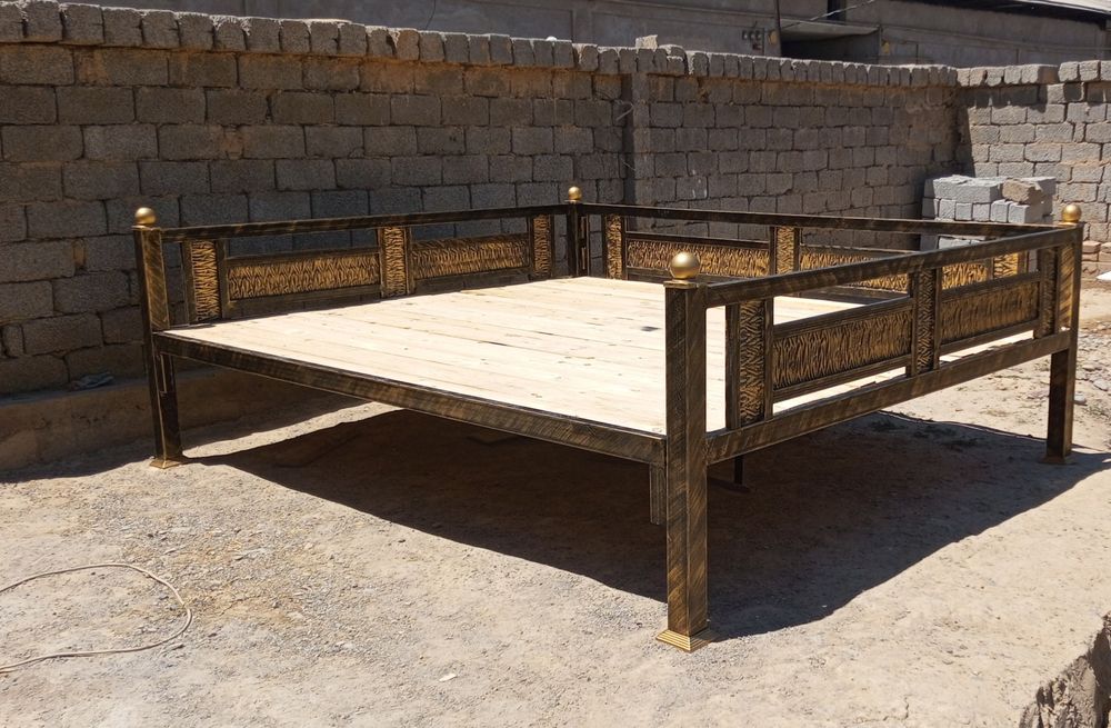 Tapchan.  3/.2.5.  stol 2 ta skameyka