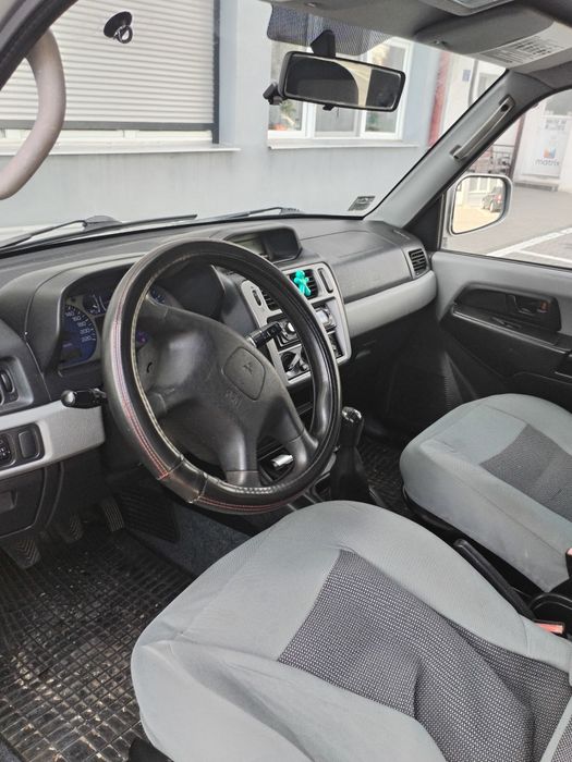 Mitsubishi pajero pinin