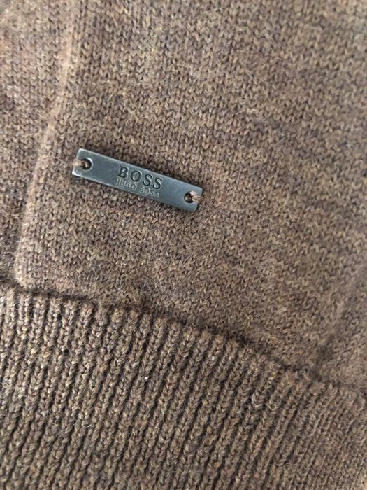Pulovar nou Boss,marimea L