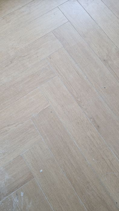 Ламинат ёлочка новый