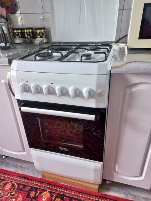 Продам газ плиту