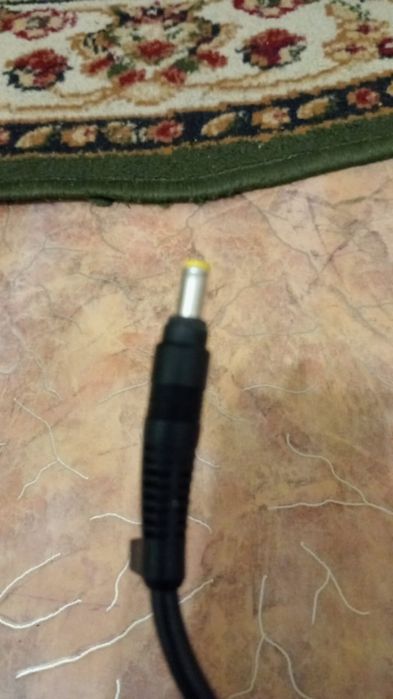 Продам зарядку от ноутбука НР