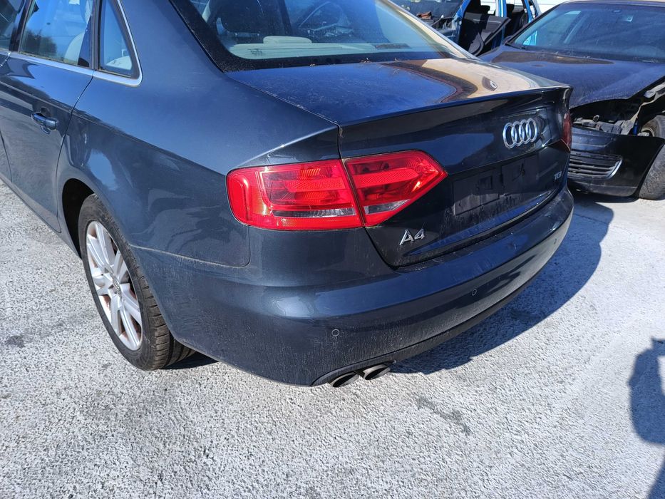 Stop stanga dreapta caroserie AUDI A4 B8 2.0 TDI / berlina