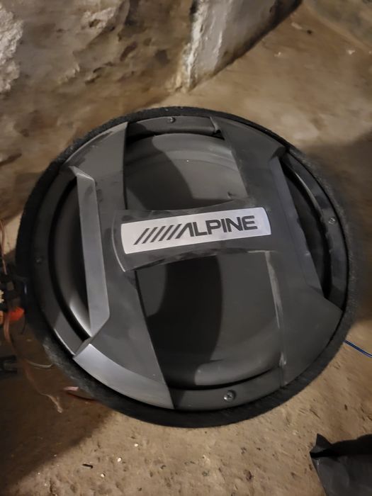 Vând Subwoofer Alpine
