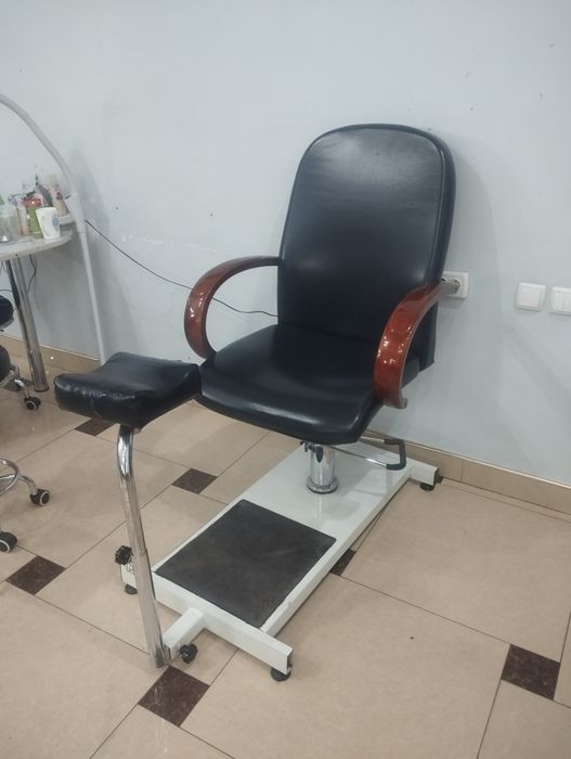 Salon mebil barcha mebillar mavjud holati yaxshi..