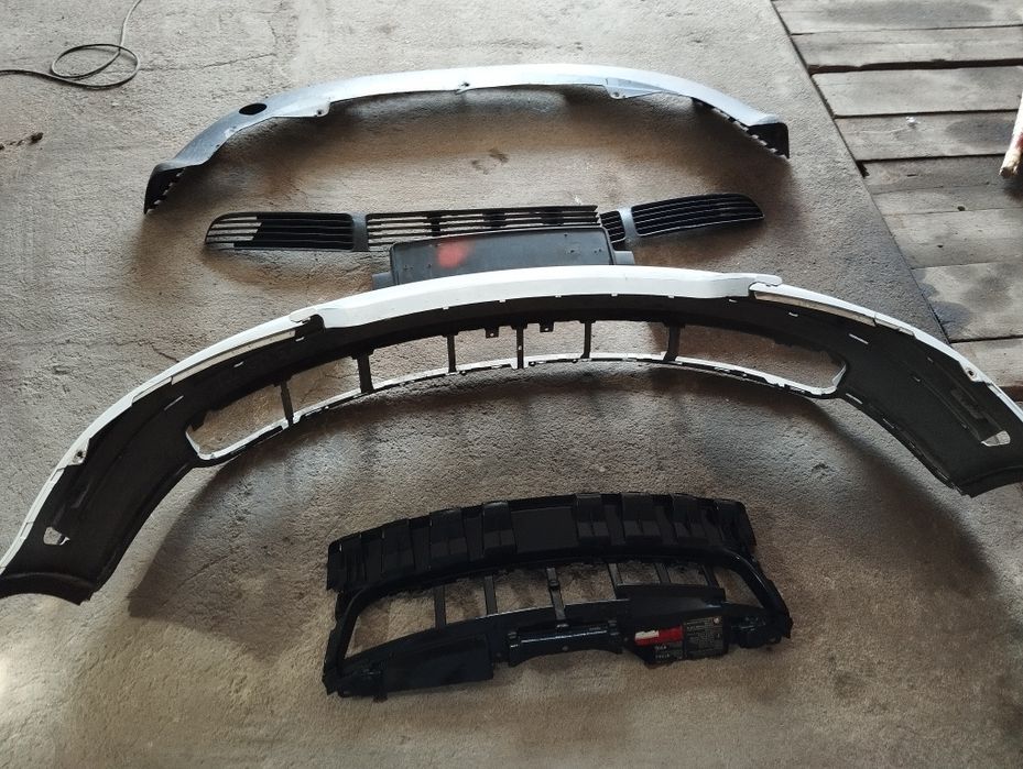 Продам бампер передний пассат 5б.