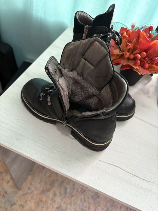 Продам обувь подрастковую