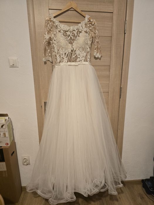 Vand rochie mireasa + voal marimea xs-s ,negiciabil  facuta pe comanda