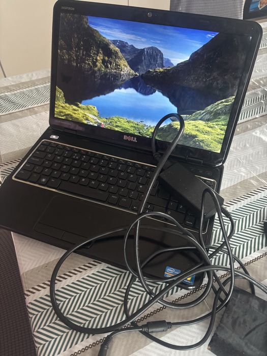 Продавам лаптоп Dell Inspiron N5110.