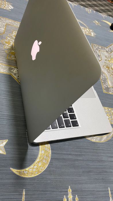 MacBook Air i5-4250U