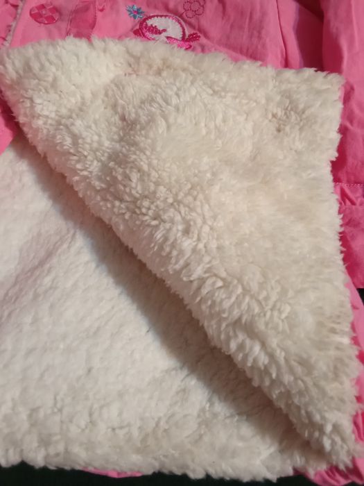 Продам новые костюмы на девочку