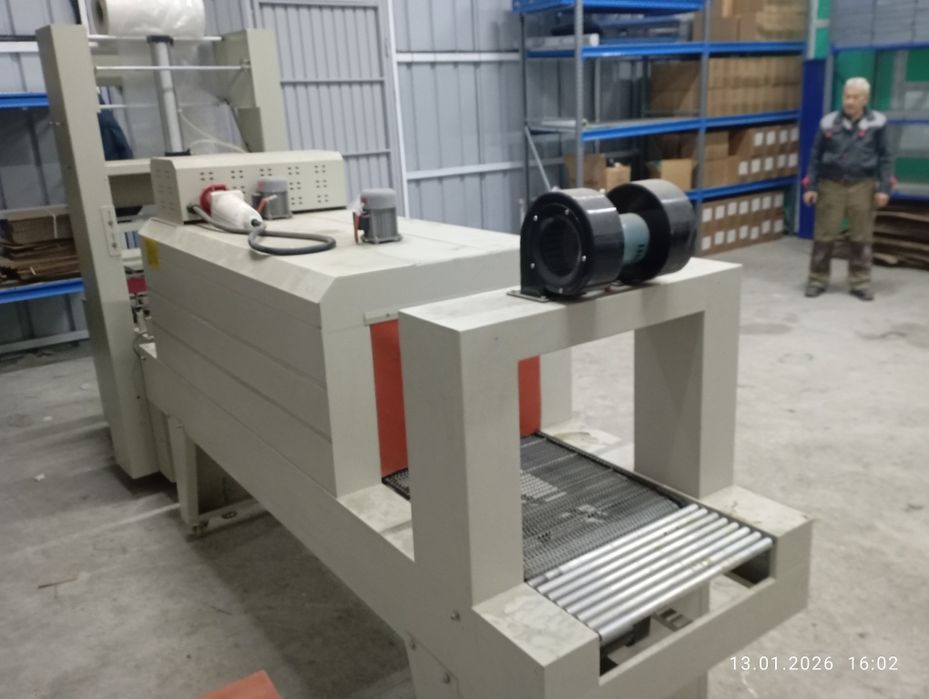 Упаковщик в пленку полуавтоматический