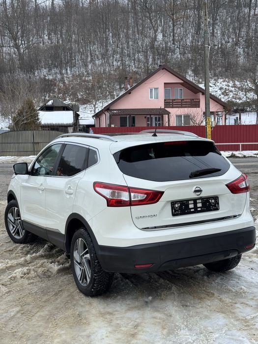 Nissan Qashqai | 4x4 | Premier edition | tekna | 360 |