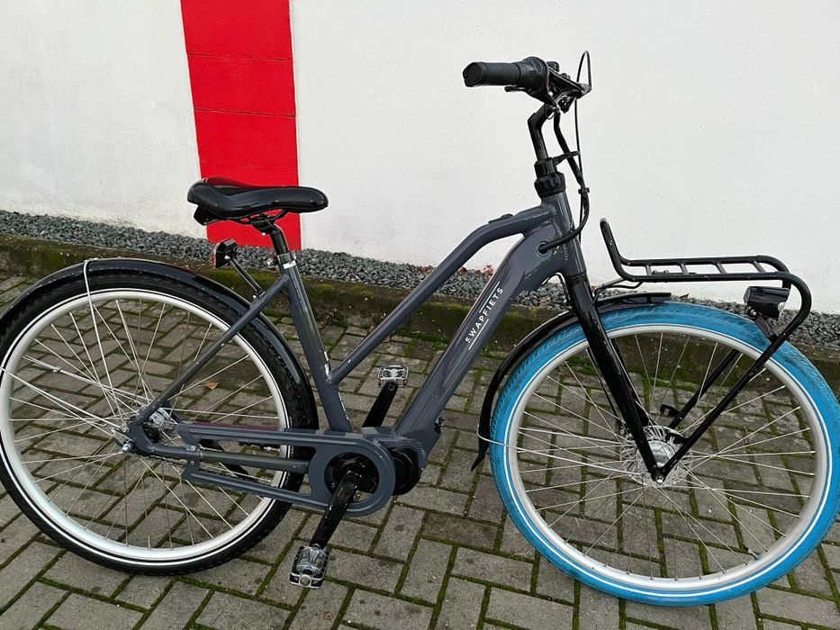 Vind bicicleta electrică  SWAPFIETS