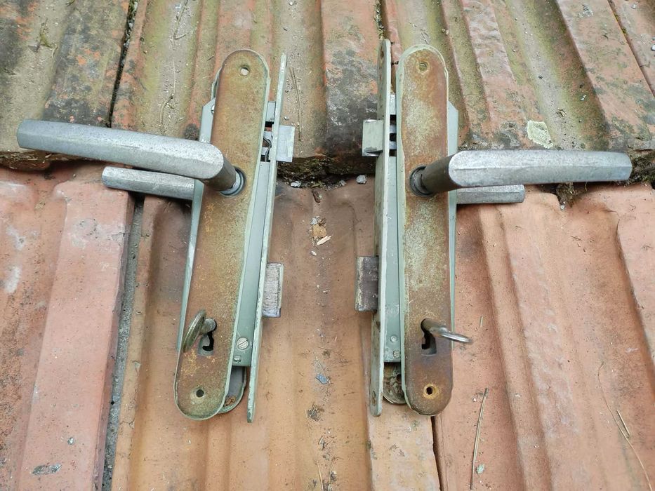 Брави от старите