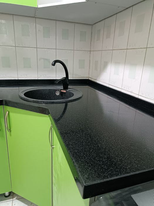 Столешница из кварца и акрила