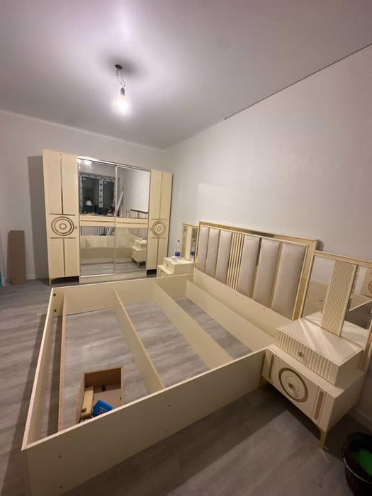 Спальни гарнитуры